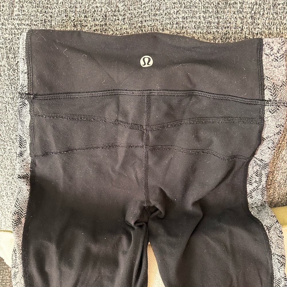 Lululemon black with striped on sides grey chevron design